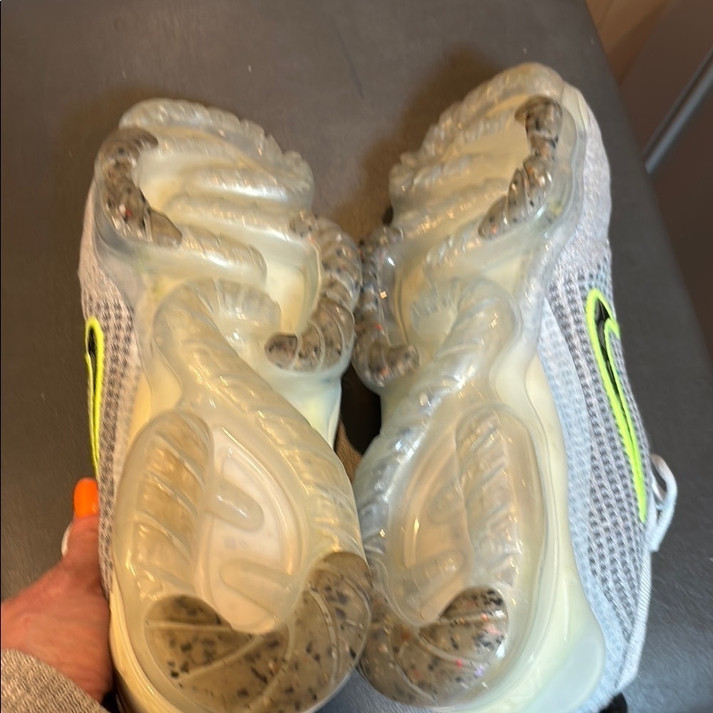 🔥Nike Air Vapormax Flyknit GS Wolf Grey Green Volt DB1550-005 6Y - Picture 7 of 8